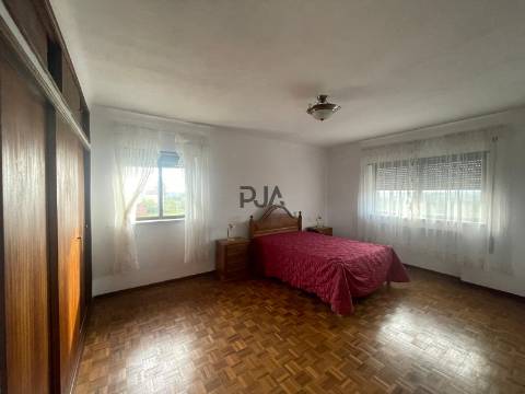 Moradia Isolada T5 em Outeiro de Espinho, Mangualde