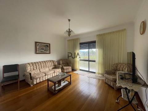 Moradia Isolada T5 em Outeiro de Espinho, Mangualde