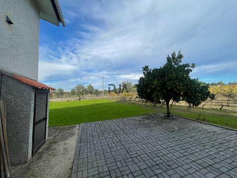 Moradia Isolada T5 em Outeiro de Espinho, Mangualde