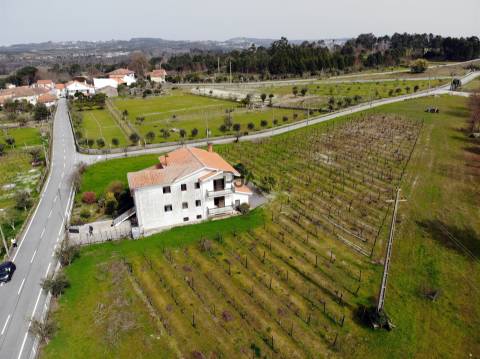 Moradia Isolada T5 em Outeiro de Espinho, Mangualde