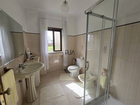 Moradia Isolada T5 em Outeiro de Espinho, Mangualde