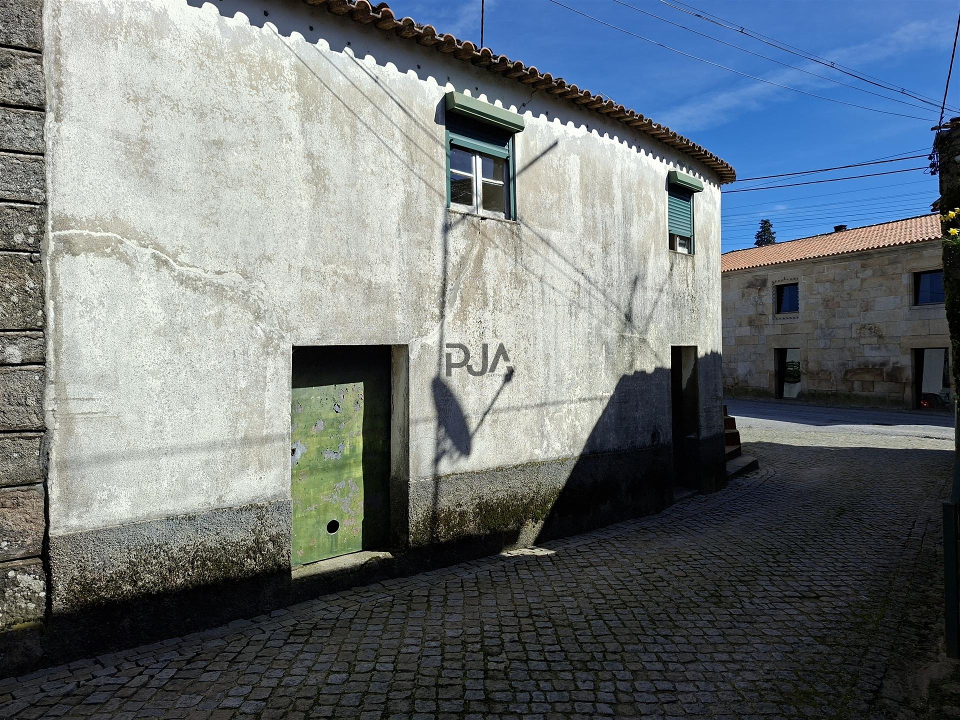 Moradia Para Recuperar em Casal Vasco, Fornos de Algodres