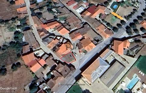 Moradia Para Recuperar em Casal Vasco, Fornos de Algodres