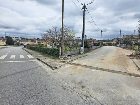 Lote de Terreno para Construção de Prédio com 8 fogos em Tondela