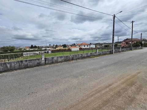 Lote de Terreno para Construção de Prédio com 8 fogos em Tondela