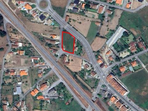 Lote de Terreno para Construção de Prédio com 8 fogos em Tondela