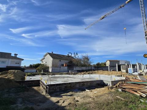 Moradia T4 em Povoa de Abravese , Viseu