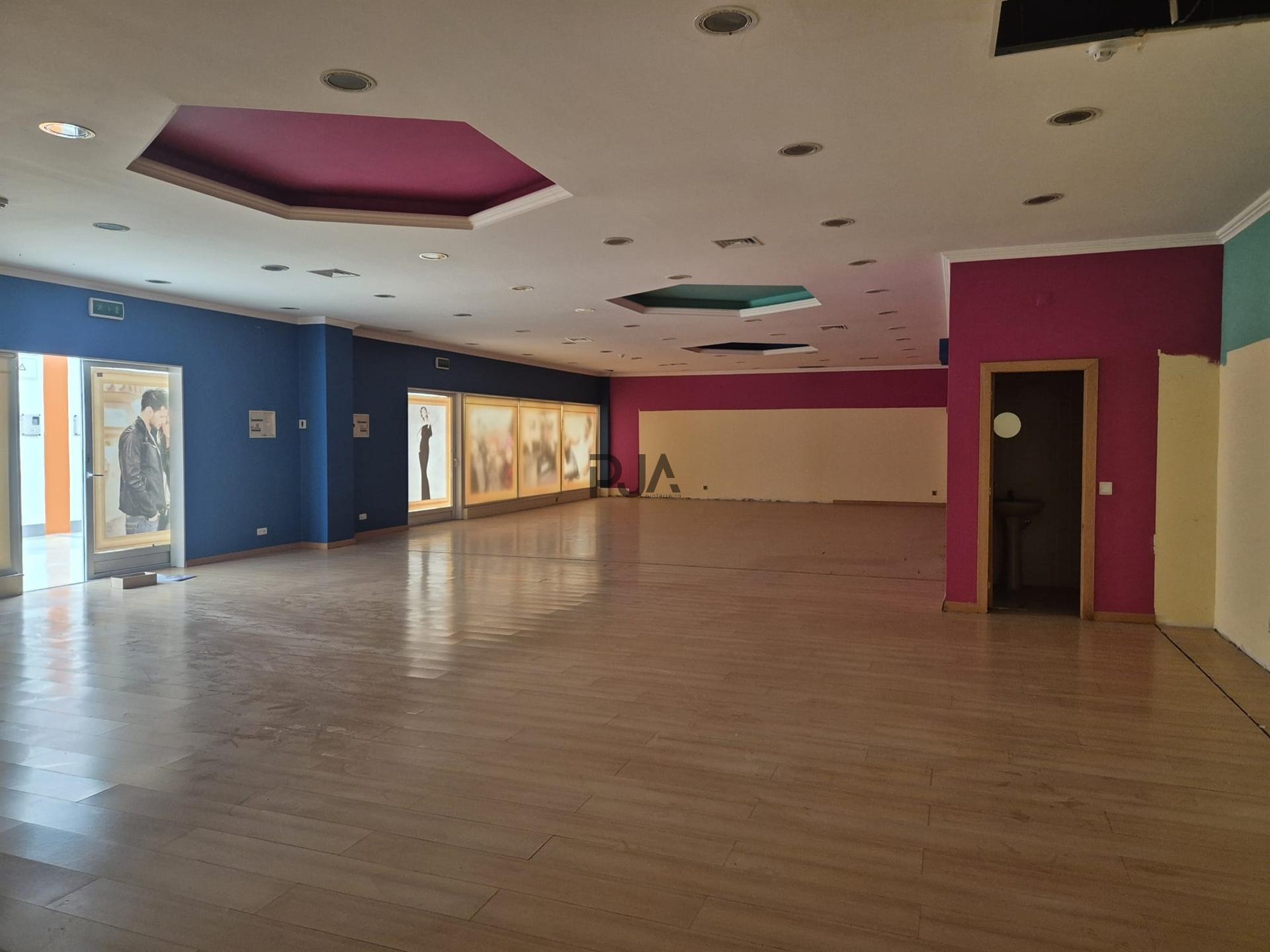 Lojas para arrendar em Pombal Fashion