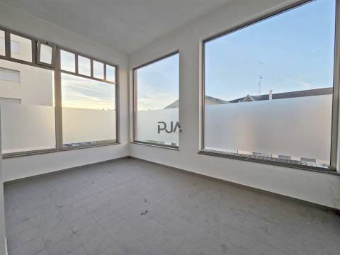Loja comercial para arrendar em Viseu