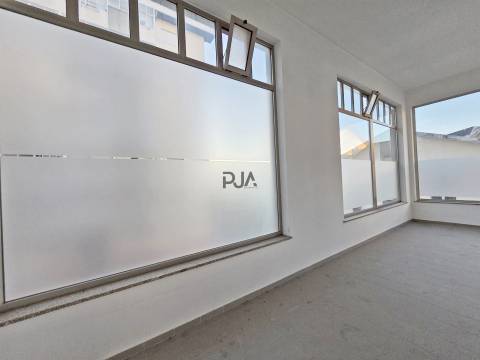 Loja comercial para arrendar em Viseu