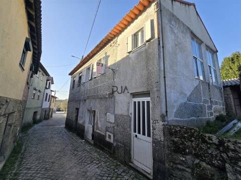 Moradias T3 + T2 em Aldeia de Casal Diz, Penalva do Castelo