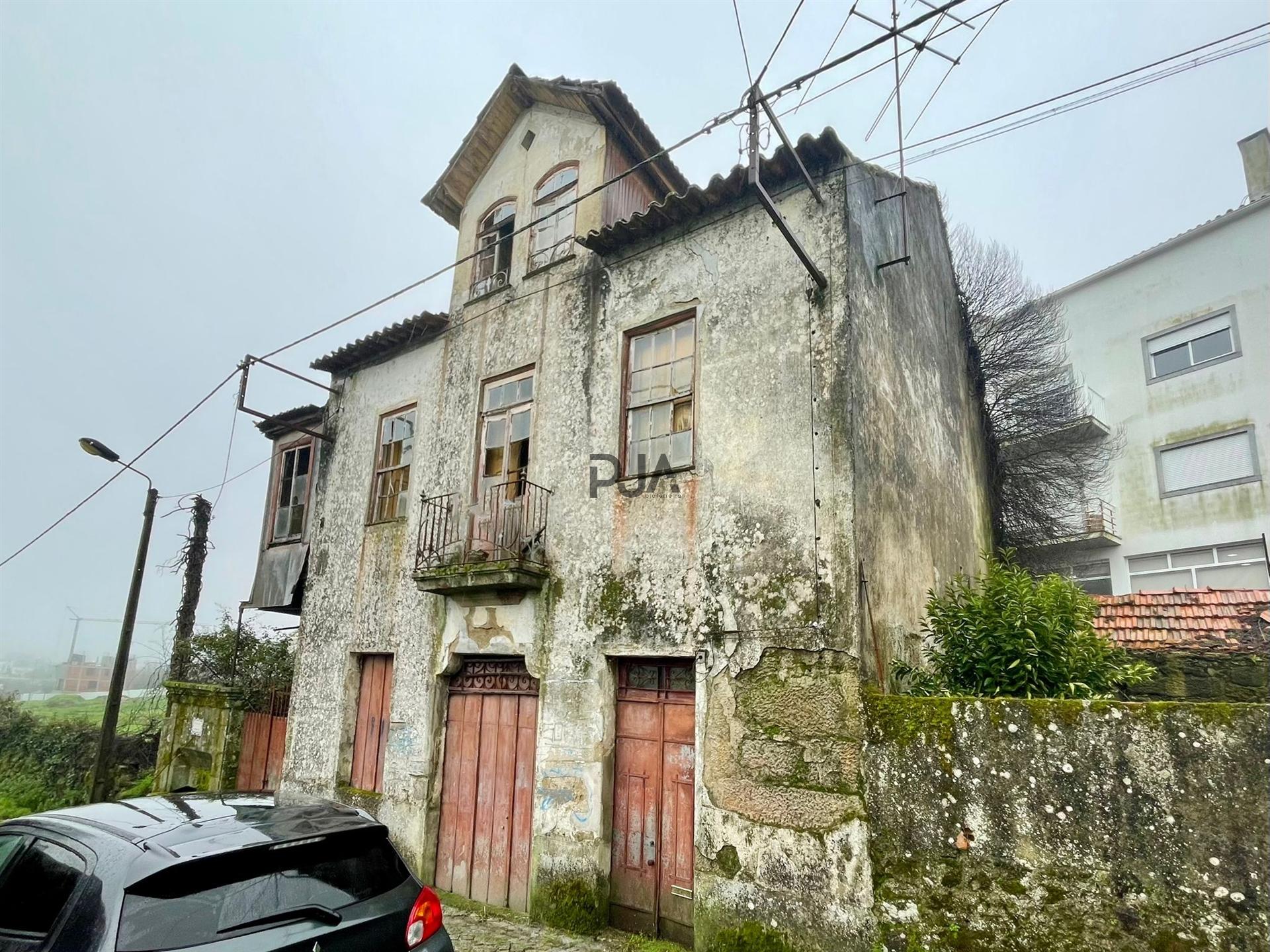 Moradia para Recuperar em Mangualde