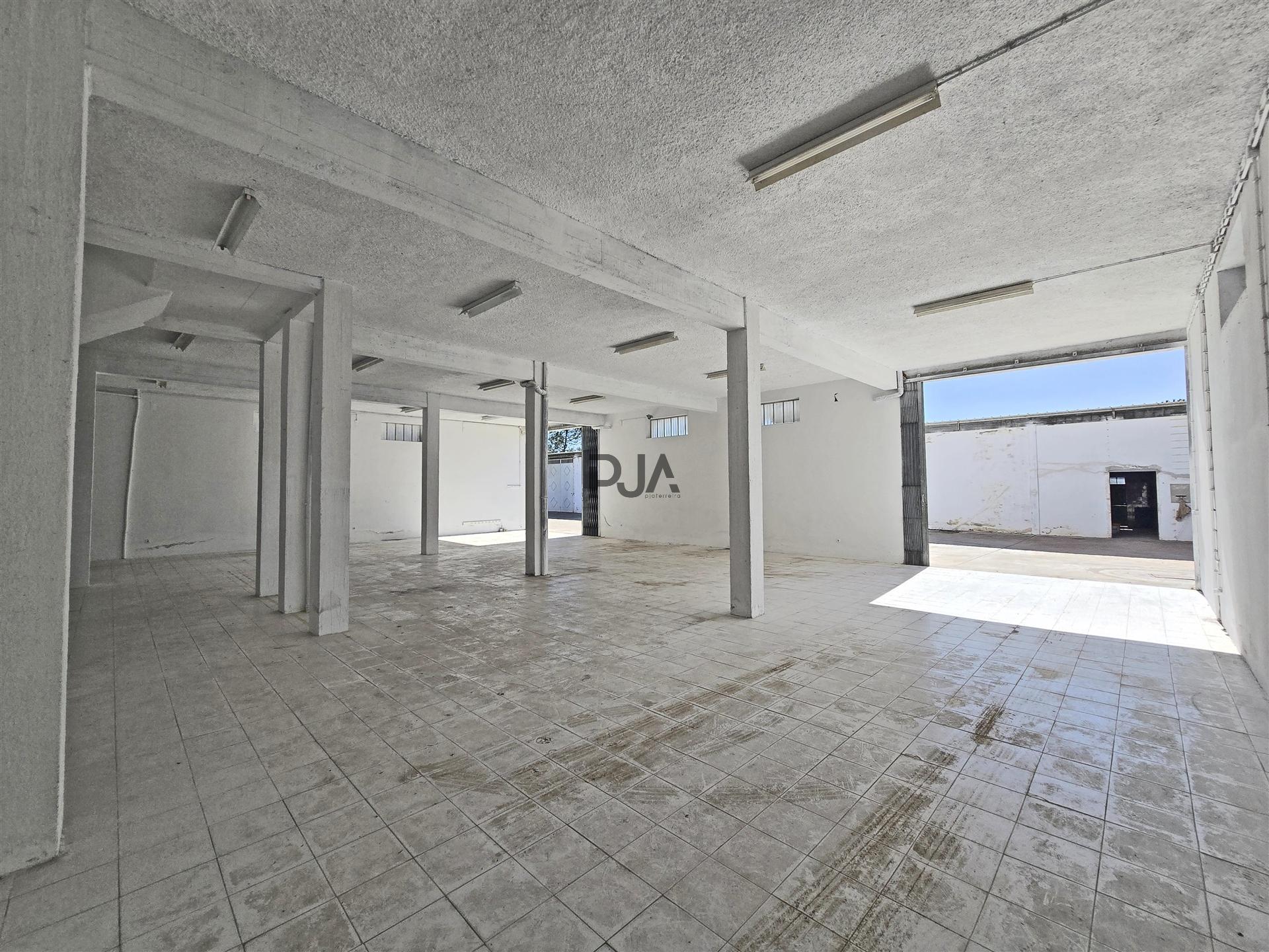 Arrumos para venda em Mangualde