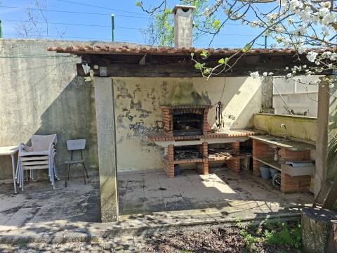 Moradia Geminada T4 em Roda, Mangualde