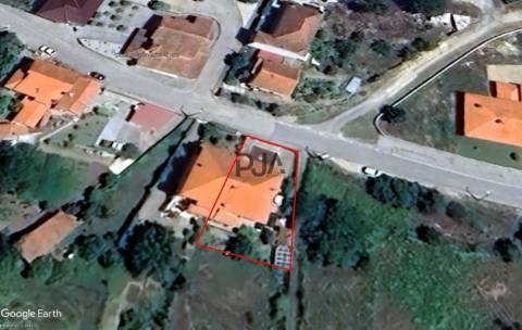 Moradia Geminada T4 em Roda, Mangualde