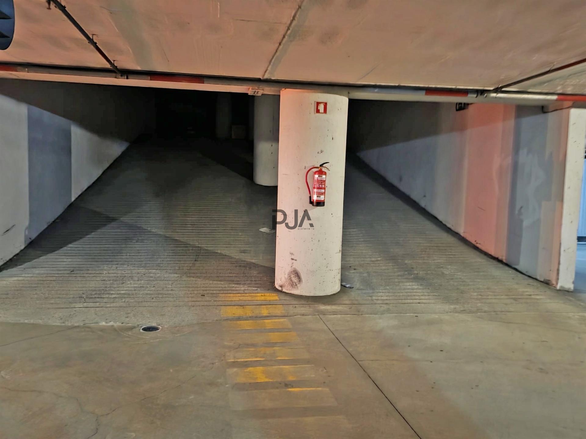 Garagem para arrendar em Viseu