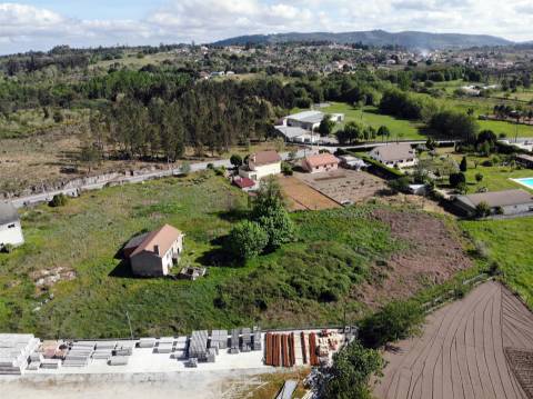 Terreno com viabilidade construtiva em Quintela de Azurara, Mangualde