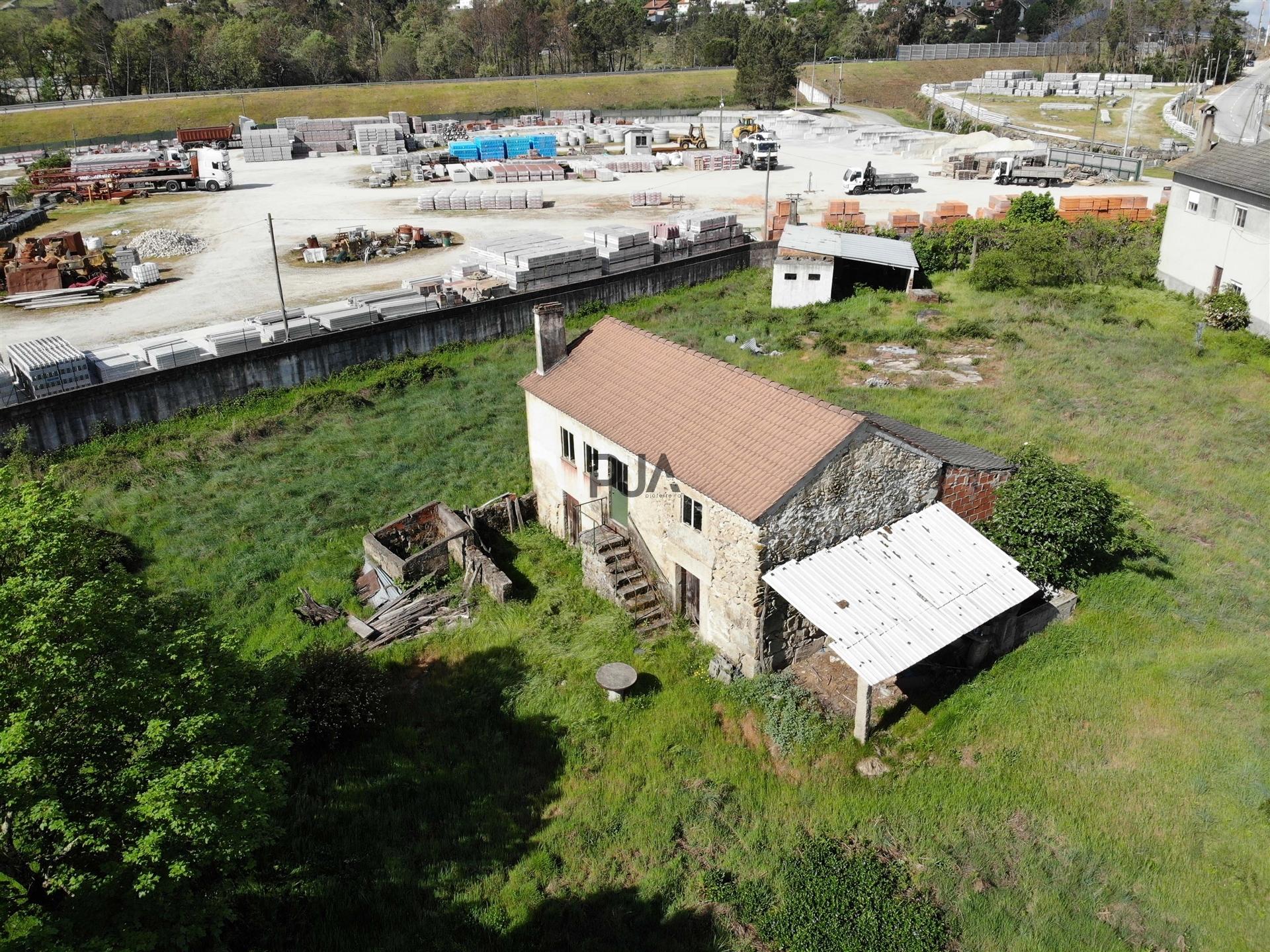 Terreno com viabilidade construtiva em Quintela de Azurara, Mangualde