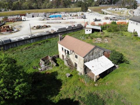 Terreno com viabilidade construtiva em Quintela de Azurara, Mangualde