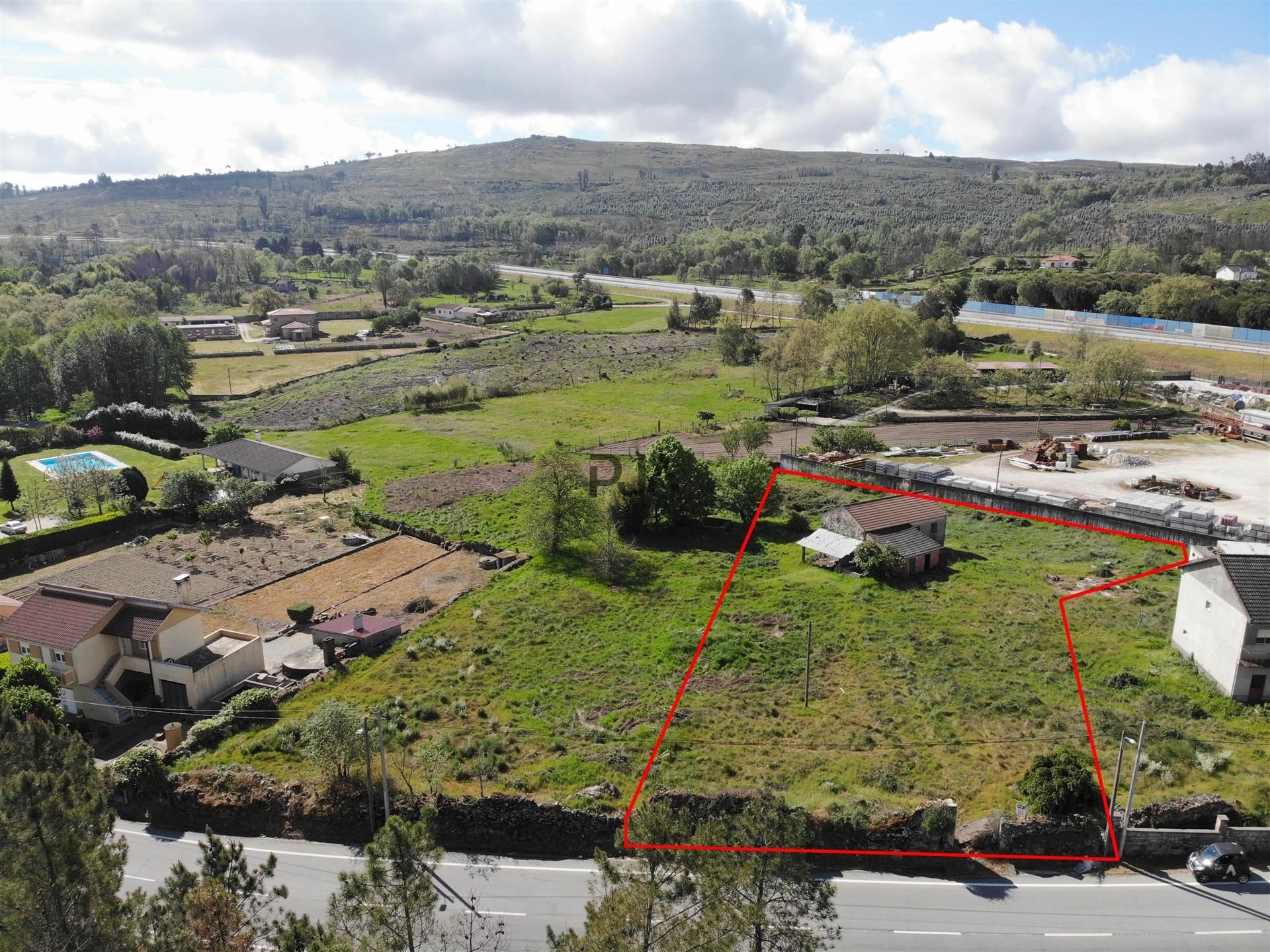 Terreno com viabilidade construtiva em Quintela de Azurara, Mangualde