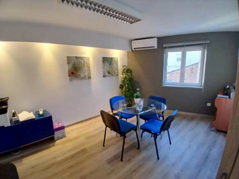 Apartamento T1+1 em Tondela