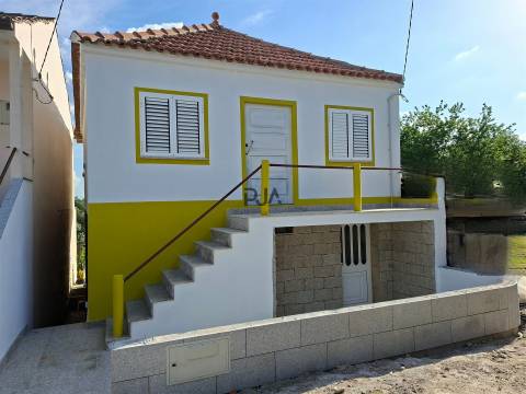 Moradia T2 em Lamas, Castro Daire