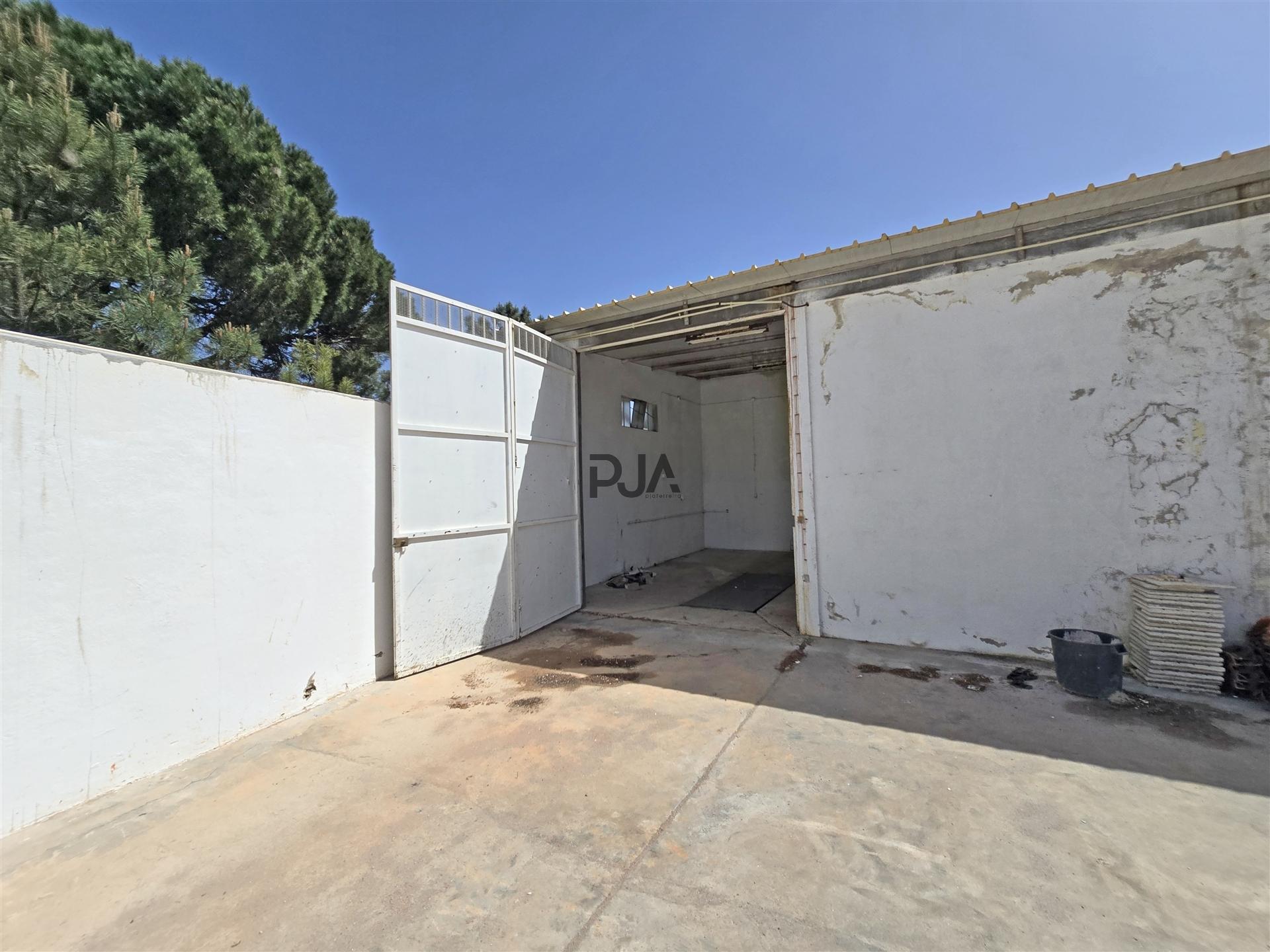 Garagem/arrecadação para arrendar em Oliveira Mangualde