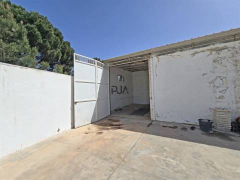 Garagem/arrecadação para arrendar em Oliveira Mangualde