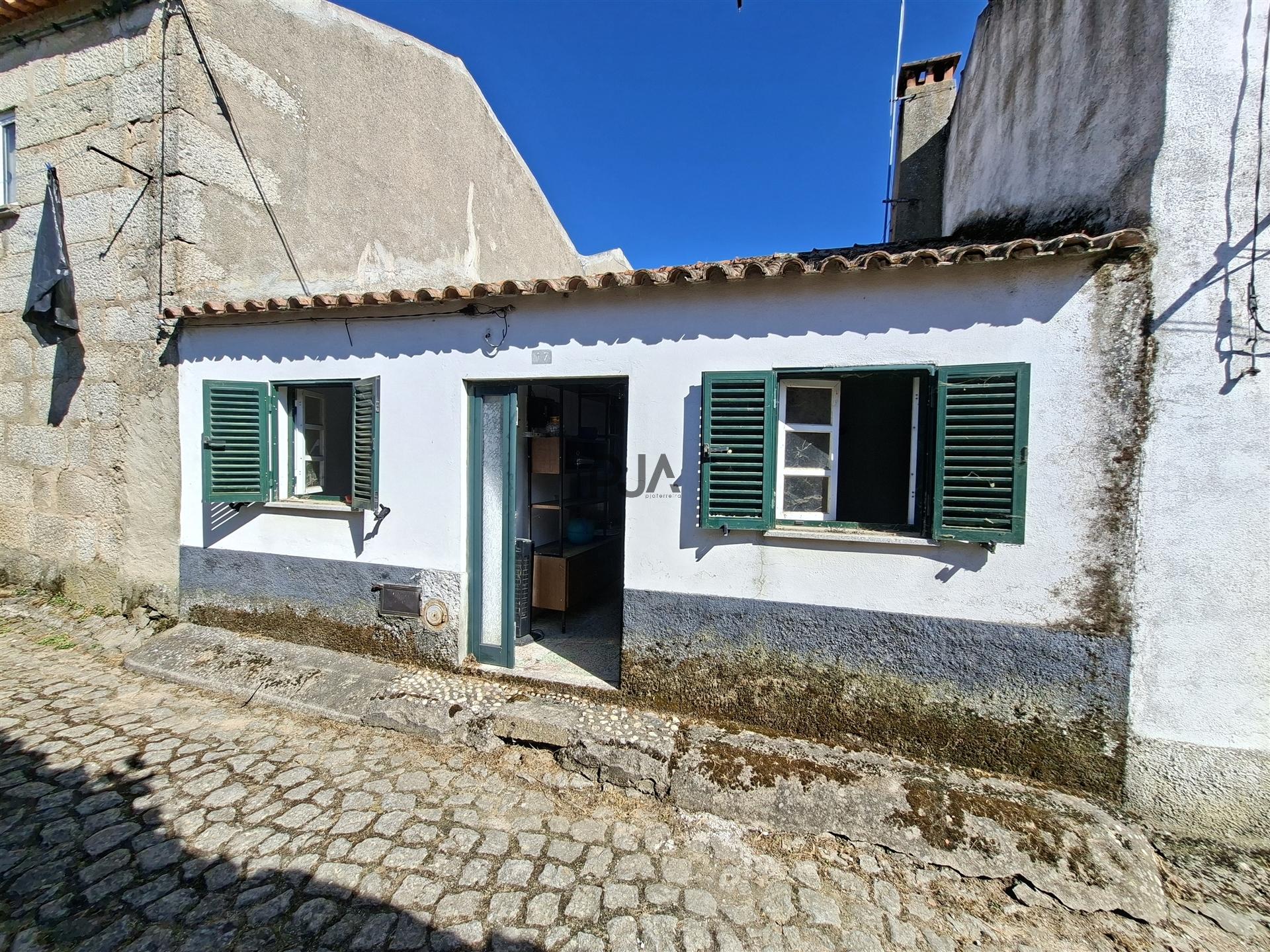 Moradia T3 em Vila Nova de Foz Côa, Guarda