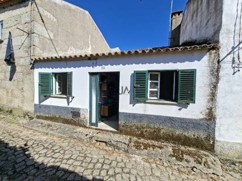 Moradia T3 em Vila Nova de Foz Côa, Guarda