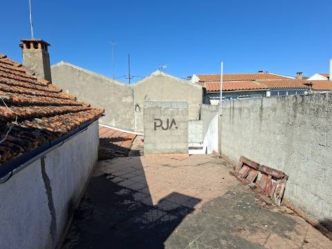 Moradia T3 em Vila Nova de Foz Côa, Guarda
