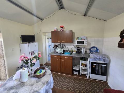 Quinta com cerca de 6.500 m² em Póvoa de Cervães, Mangualde