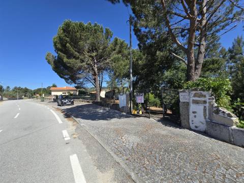Quinta com cerca de 6.500 m² em Póvoa de Cervães, Mangualde