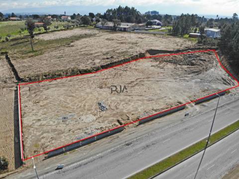 Lote de terreno para construção em Nelas