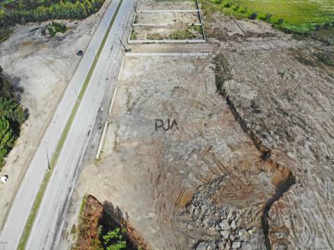 Lote de terreno para construção em Nelas