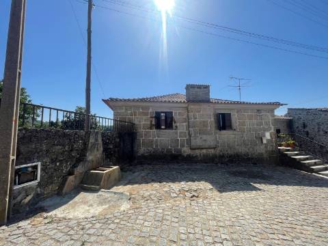 Moradia em Pedra T3 em Rio de Moinhos, Sátão