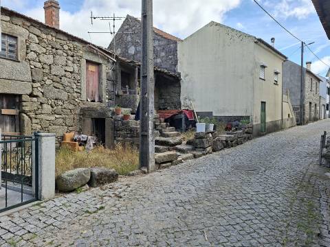 Moradia para recuperar em Rancozinho, Fornos de Algodres