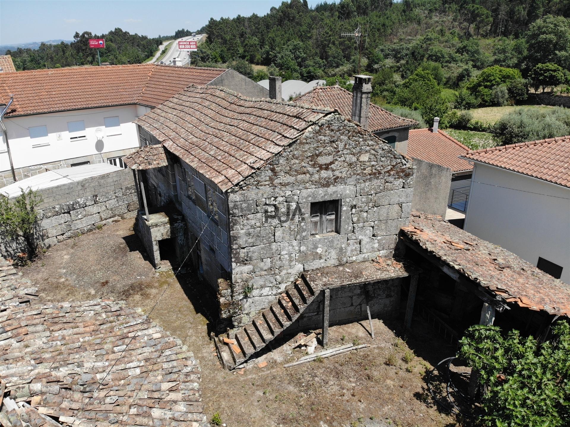 Moradia Rústica T4 em Pedra em Fagilde, Mangualde