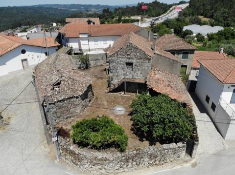 Moradia Rústica T4 em Pedra em Fagilde, Mangualde