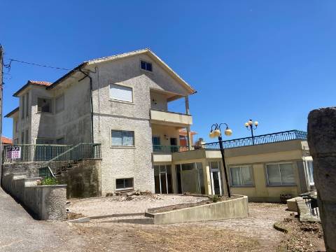 Apartamento T4  em Pedronhe, Tondela