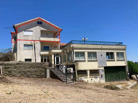 Apartamento T4  em Pedronhe, Tondela