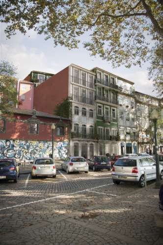 Passeio das Virtudes com vista para o rio.