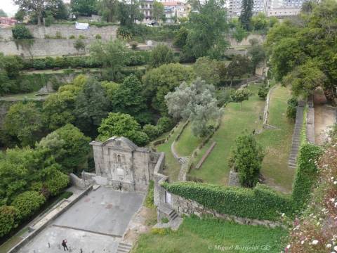 Passeio das Virtudes com vista para o rio.