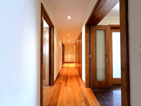 T4 na Foz Velha com vista mar junto à praia