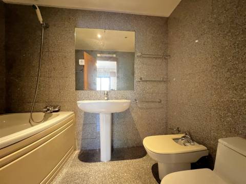 T4 na Foz Velha com vista mar junto à praia