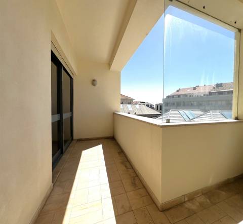 T4 na Foz Velha com vista mar junto à praia