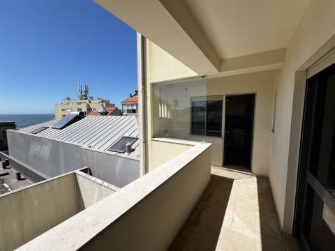 T4 na Foz Velha com vista mar junto à praia