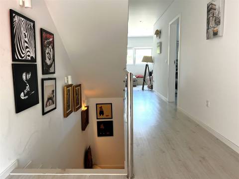 Moradia T3, na Foz com jardim e piscina