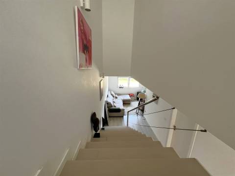 Moradia T3, na Foz com jardim e piscina