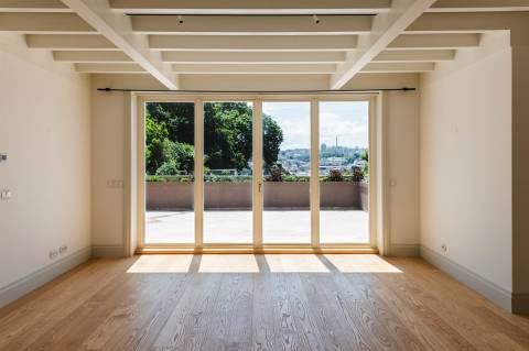 Excelente T2 Duplex com vista de rio em zona histórica